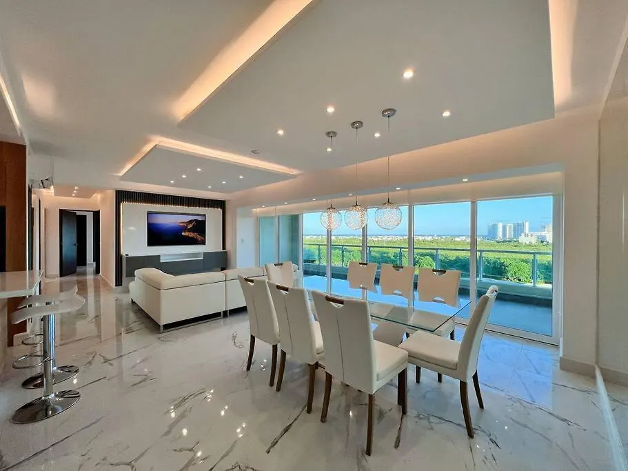 Luxury 3Br Apartment • Cancun 0*,